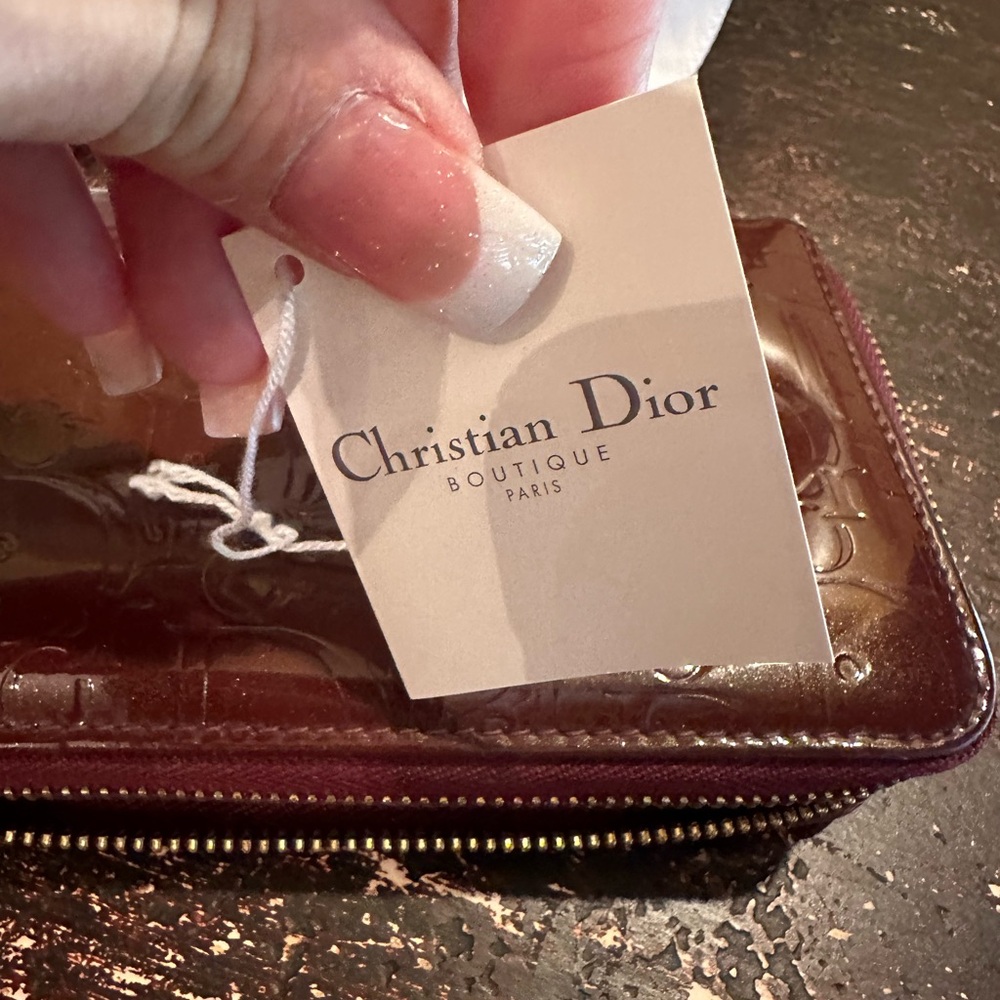 Beautiful Dior Patent Leather Bicolor Wallet - Picture 10 of 16